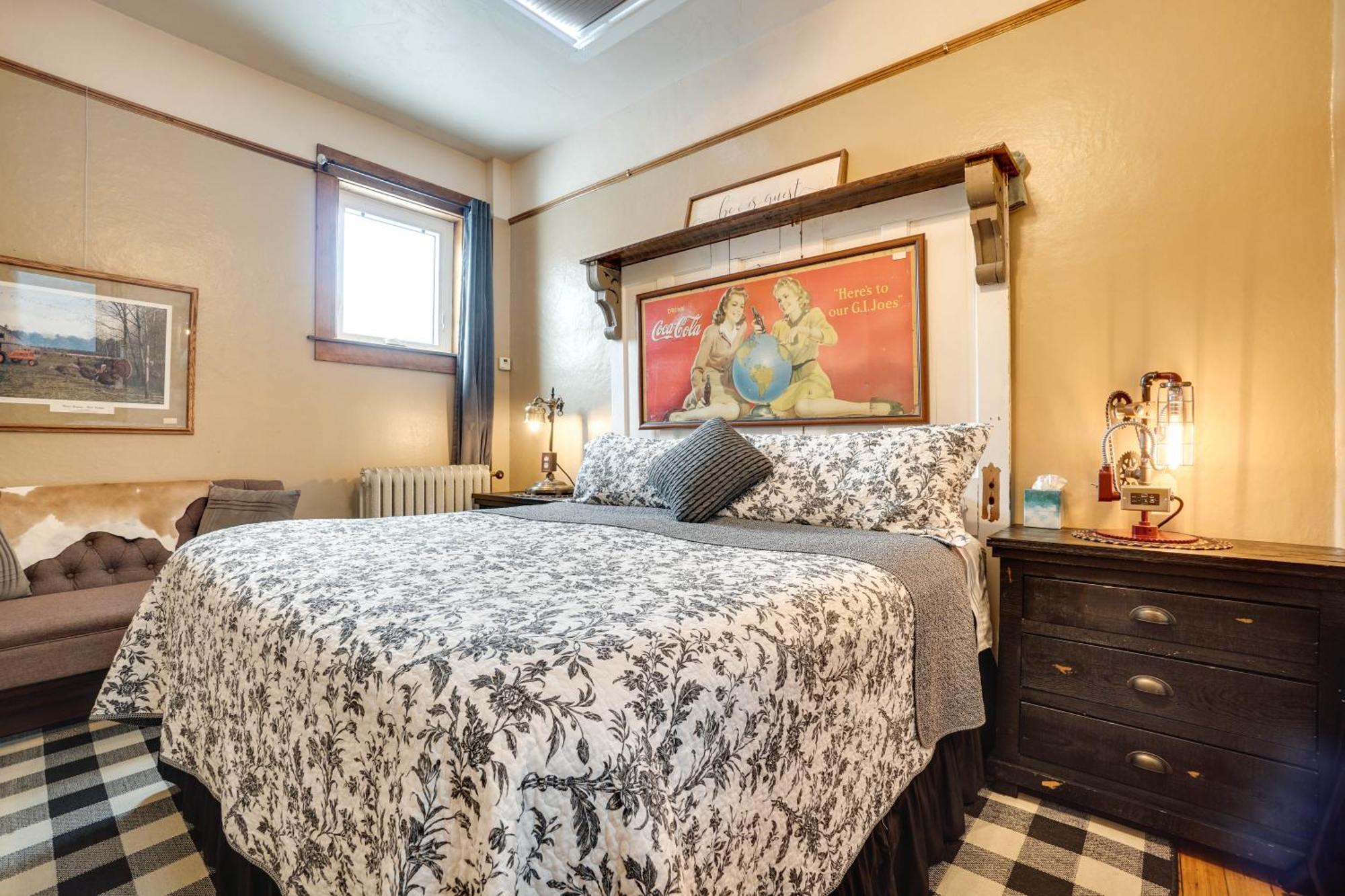 Vintage Downtown Laramie Apartment With Deck! Exterior photo