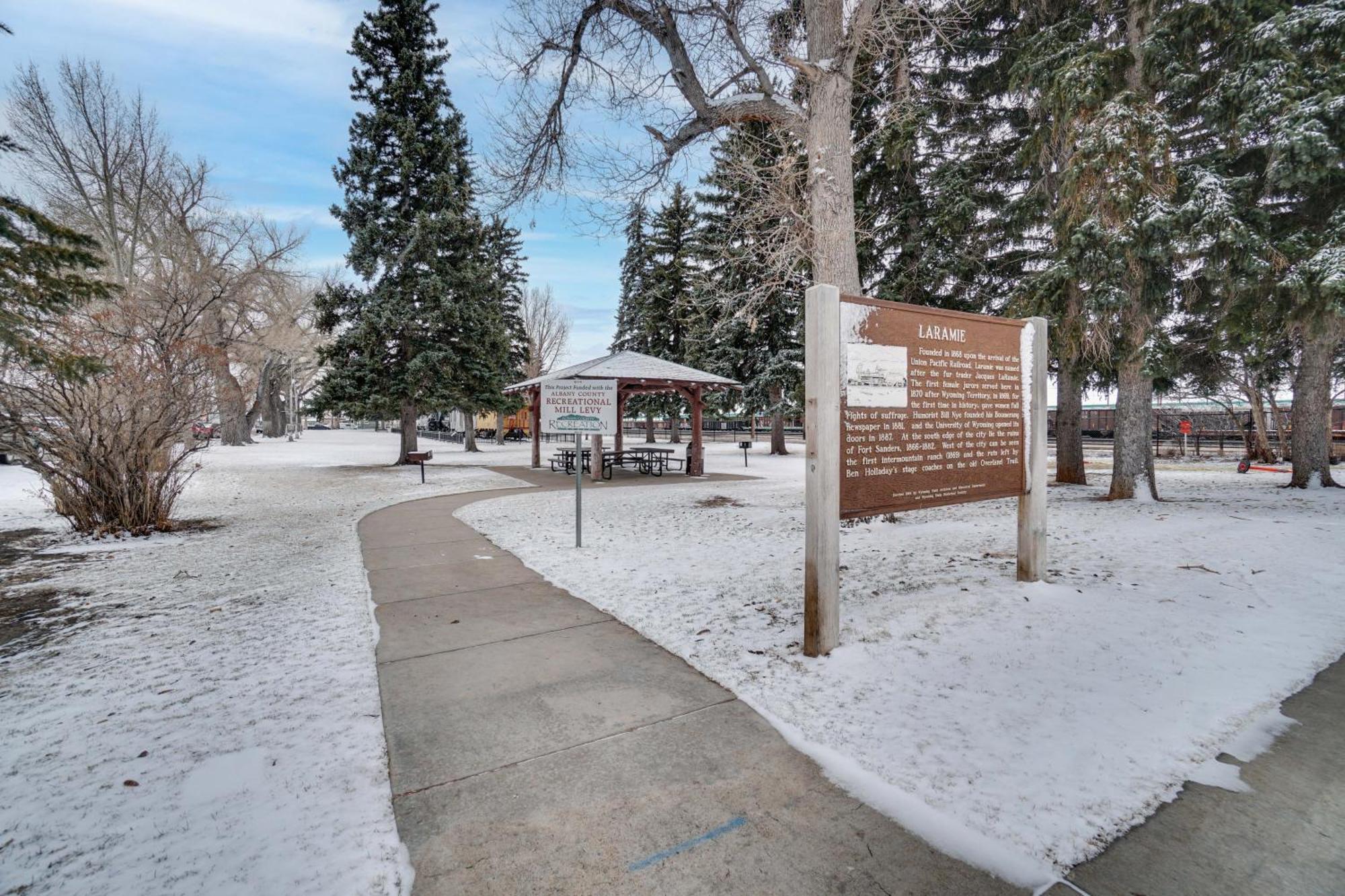 Vintage Downtown Laramie Apartment With Deck! Exterior photo